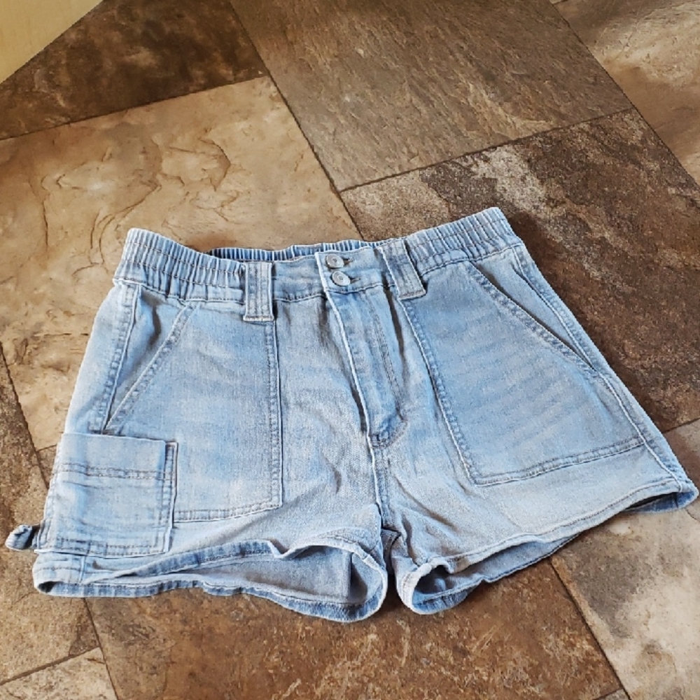 No Boundaries 9 Light Wash Utility Cargo Jean Denim Shorts Elastic Waist